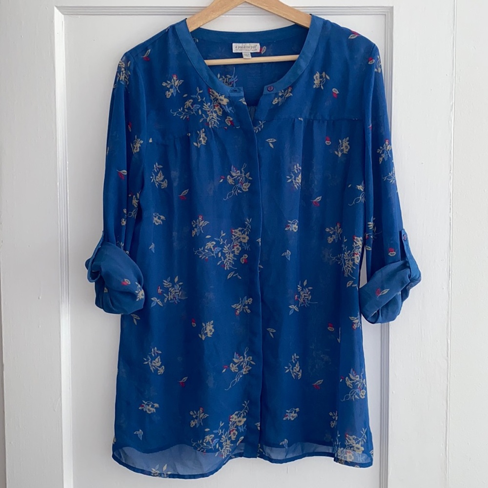 A Pea In The Pod Blue Floral Sheer Blouse Size Medium